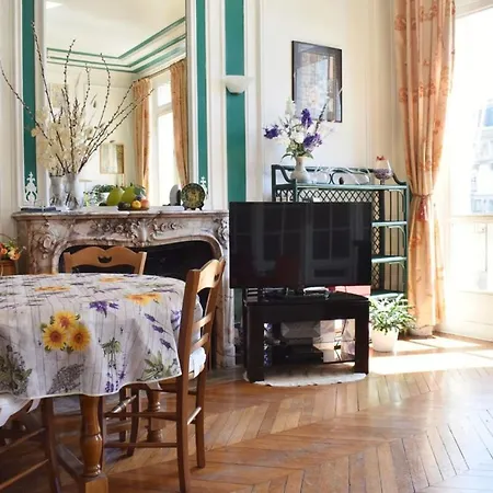 Charming 2 Bedroom With View Of Gare De Lyon Apartment Paris