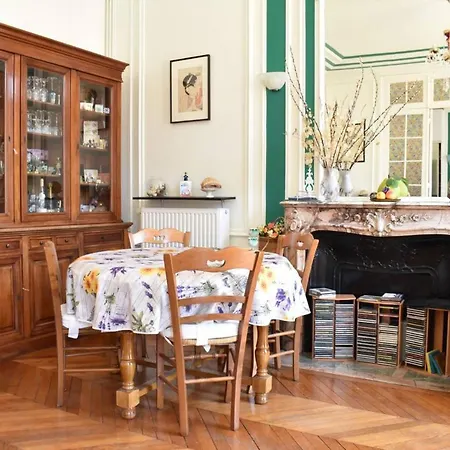 Charming 2 Bedroom With View Of Gare De Lyon Apartment Paris
